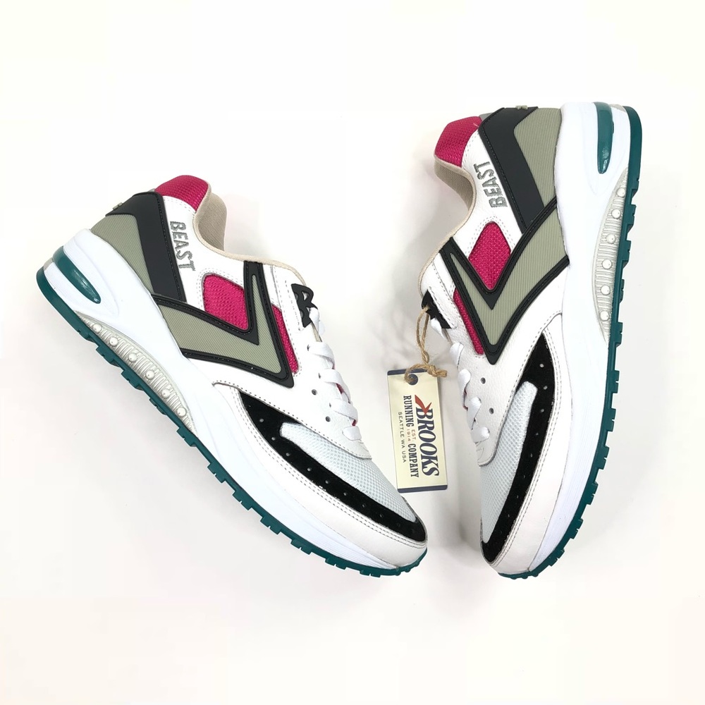 💙SOLD💙 Brooks Futuristic Beast Sneaker Men Retro - Picture 2 of 7